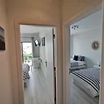 Sea View, Beachfront, Swimming Pool, Free Parking São Martinho do Porto