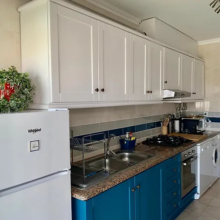 Apartment Sea View, Beachfront, Swimming Pool, Free Parking