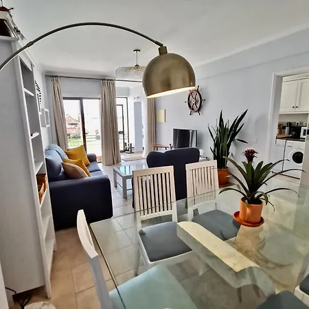 Sea View, Beachfront, Swimming Pool, Free Parking Apartment