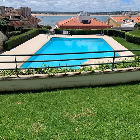 Sea View, Beachfront, Swimming Pool, Free Parking Apartment